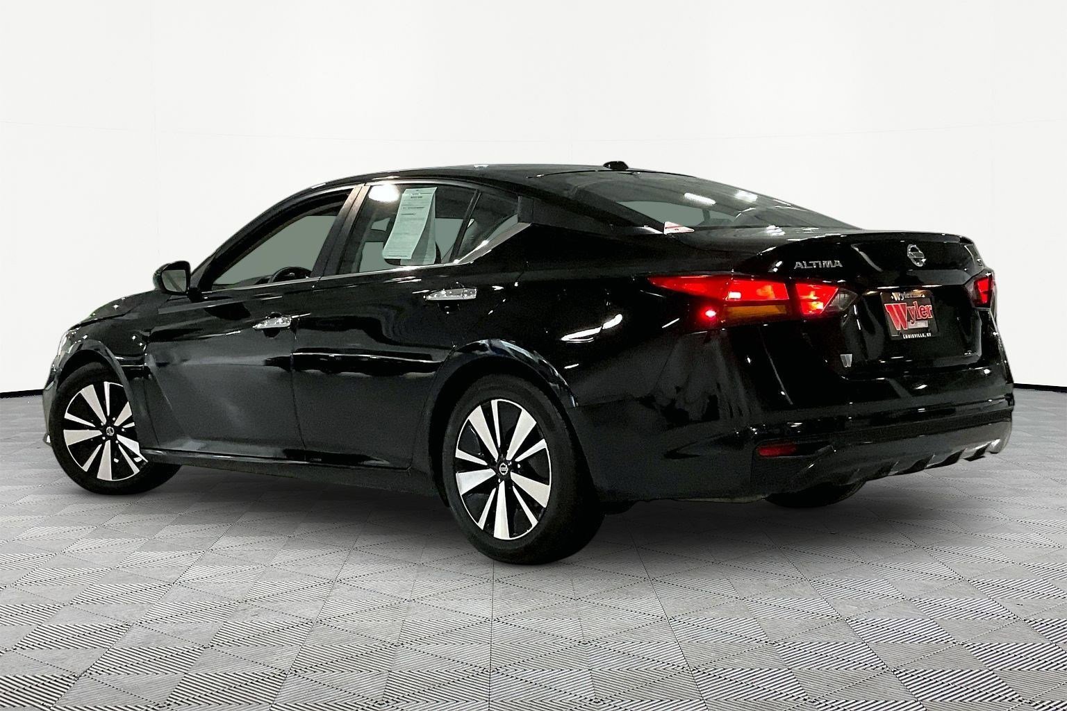 Used 2021 Nissan Altima 2.5 SV FWD image 4