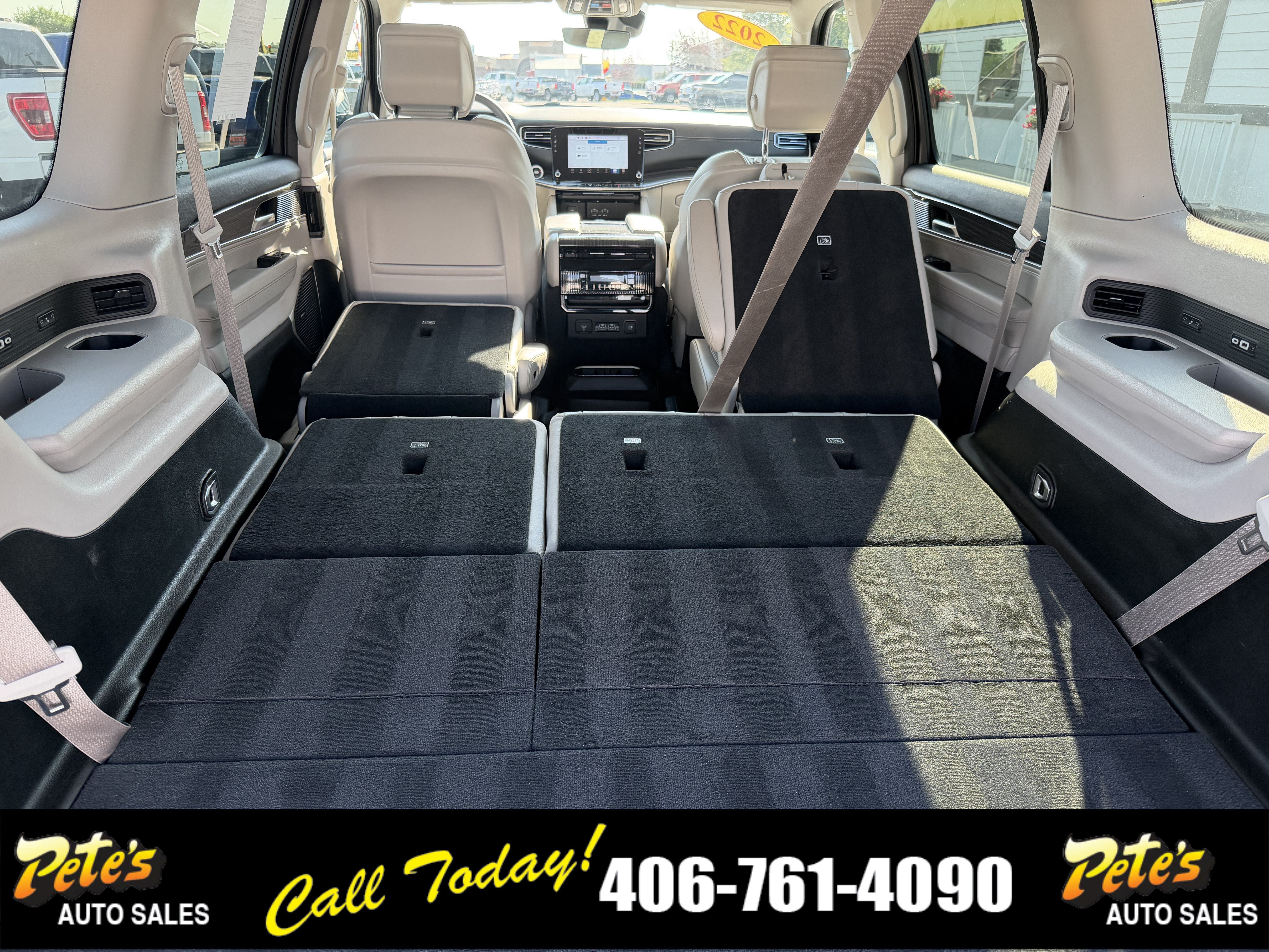 Used 2022 Jeep Wagoneer Series III w/ Flexible Seating Group AWD/4WD image 16