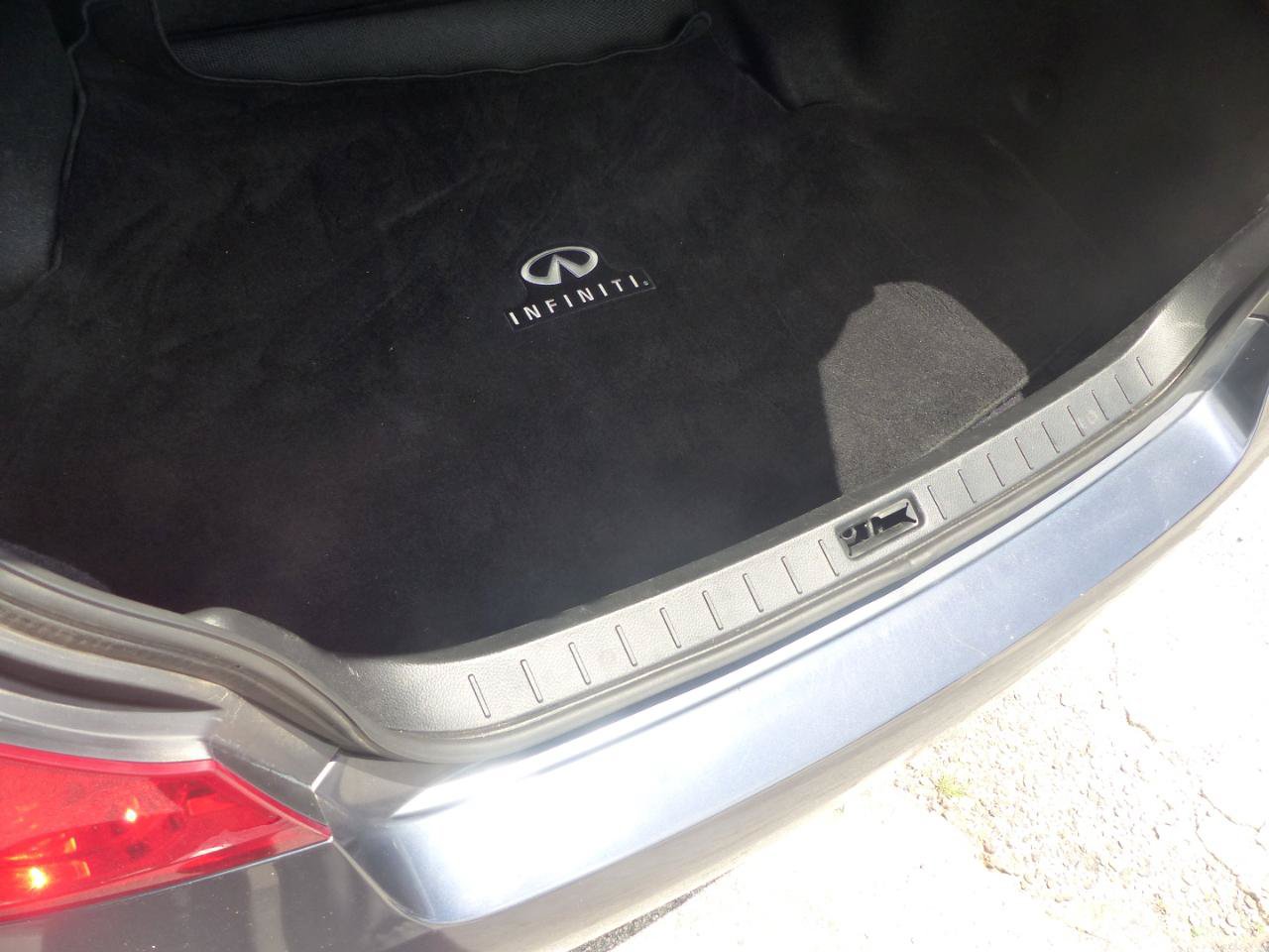 Used 2011 INFINITI G25 Journey RWD image 28