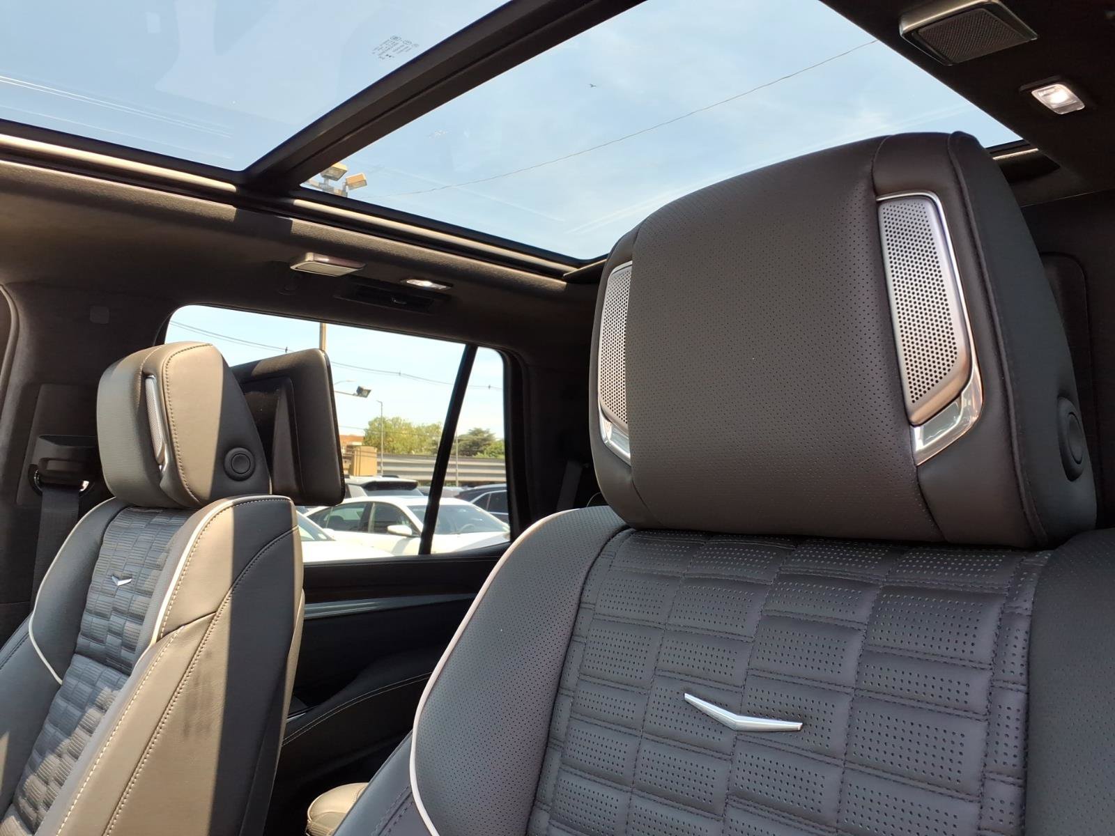Certified 2026 Cadillac Escalade Platinum Luxury w/ LPO, Floor Liner Package AWD/4WD image 26