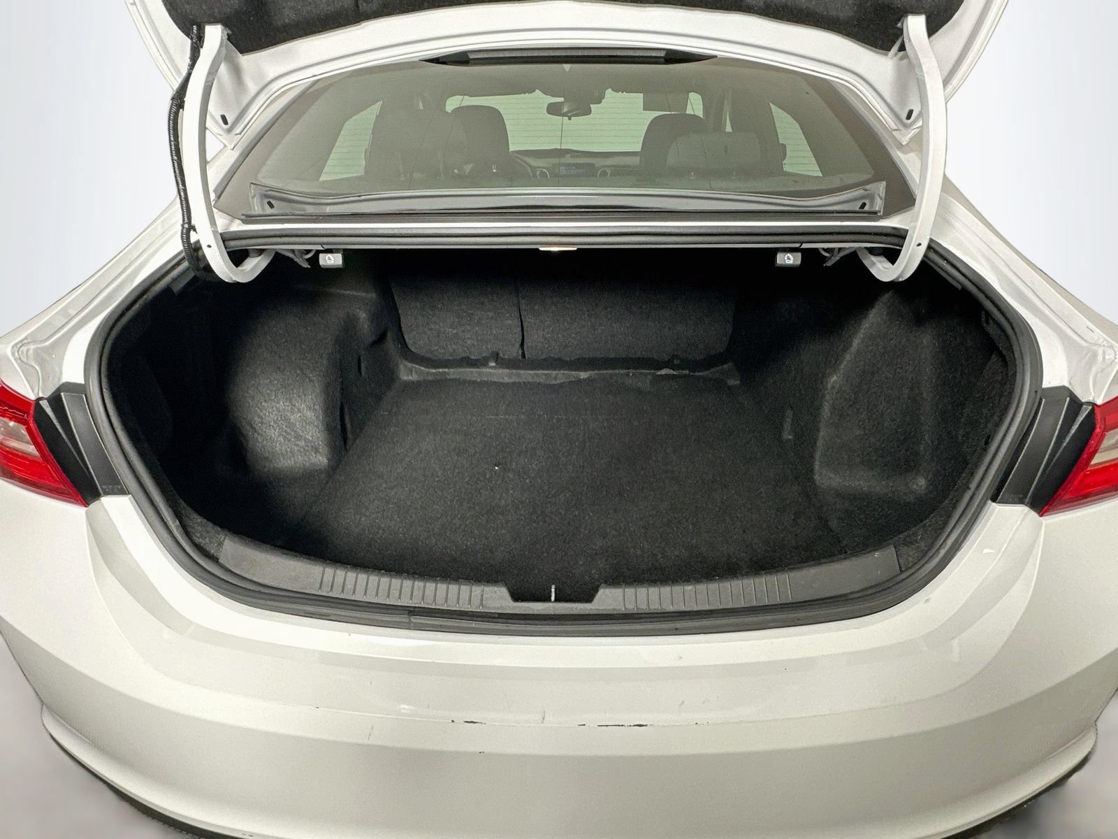 Used 2023 Chevrolet Malibu LT FWD image 27