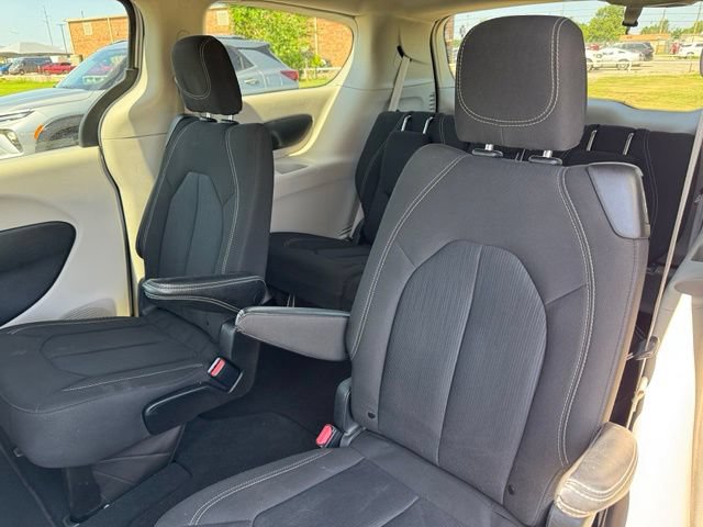 Used 2023 Chrysler Voyager LX FWD image 12