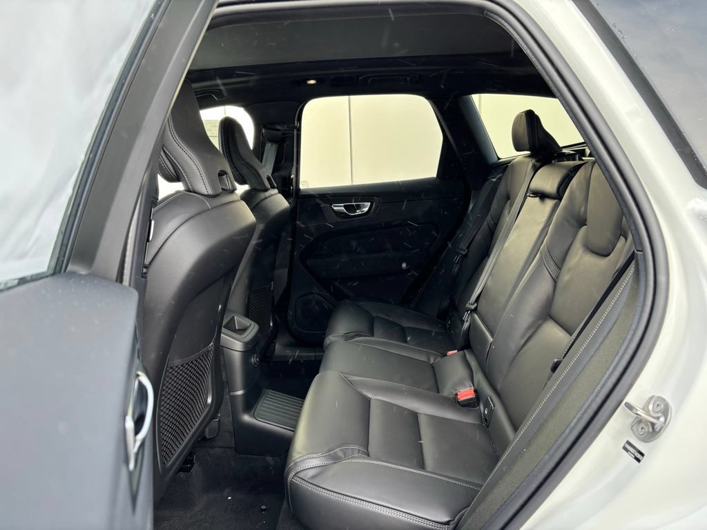 New 2026 Volvo XC60 T8 Ultra w/ Climate Package AWD/4WD image 16