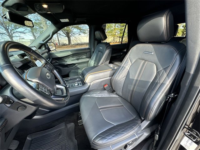 Used 2023 Ford Expedition Platinum image 11