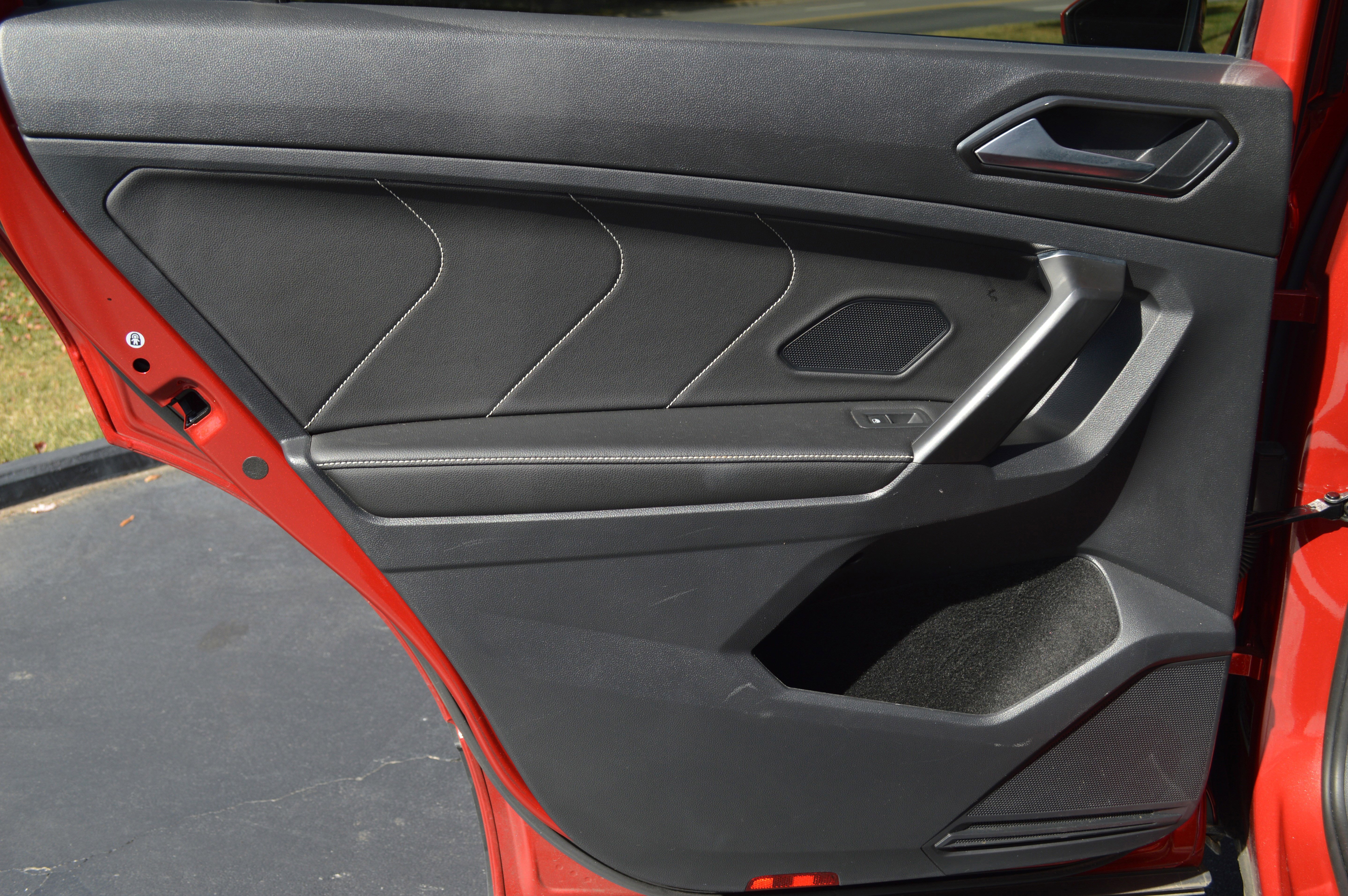 Used 2022 Volkswagen Tiguan SE image 28