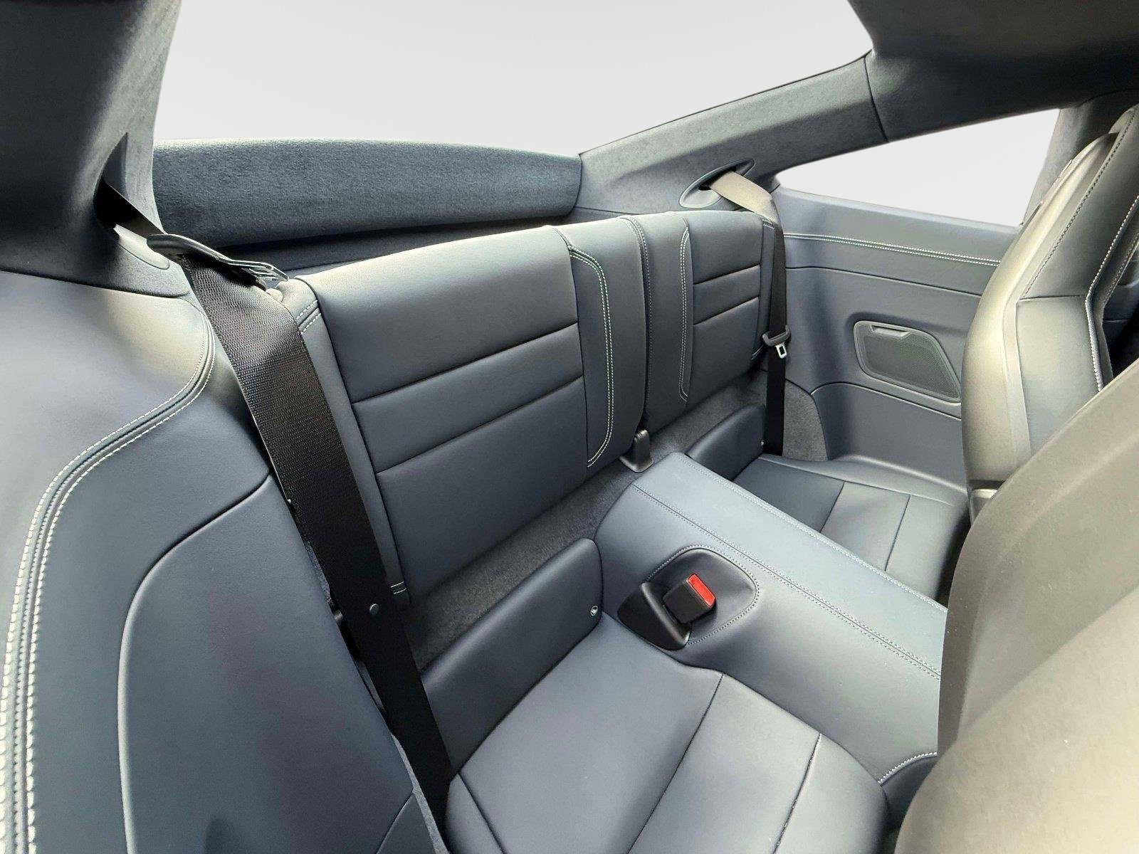 Used 2025 Porsche 911 Carrera GTS image 31