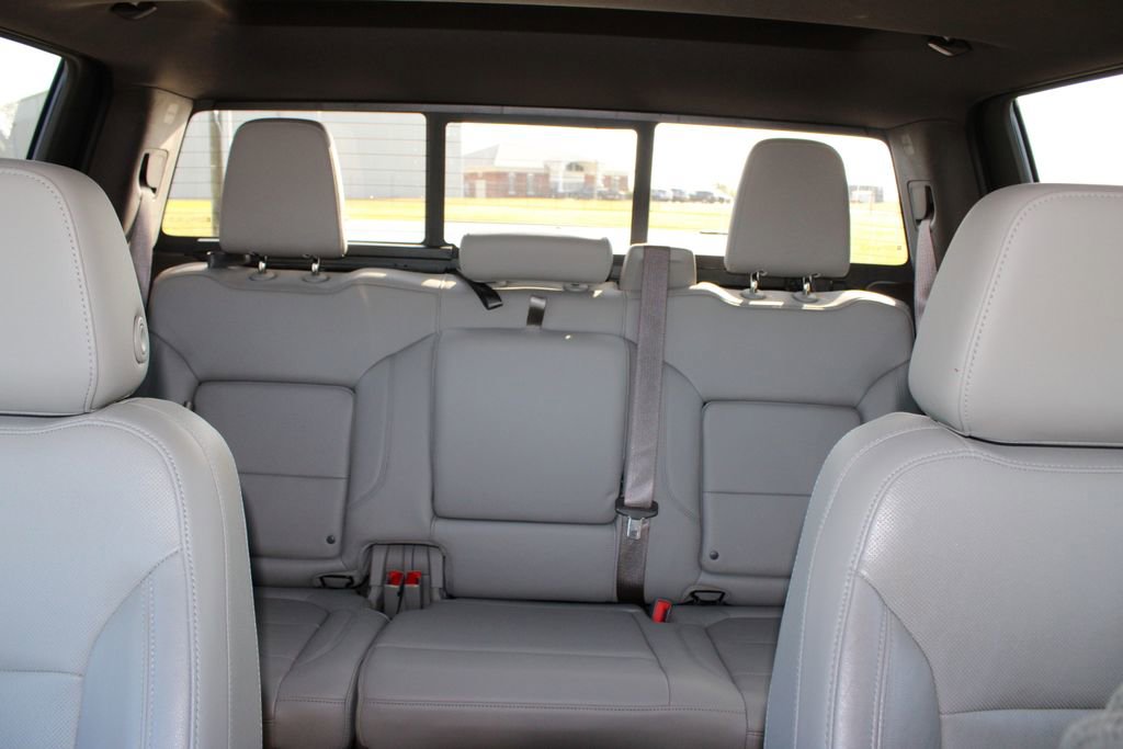 Used 2020 GMC Sierra 1500 SLT w/ SLT Premium Plus Package AWD/4WD image 16