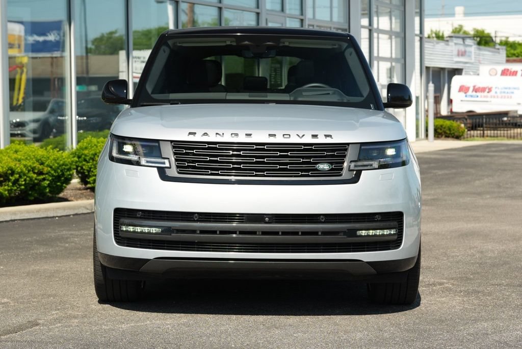 Used 2025 Land Rover Range Rover SE AWD/4WD image 25