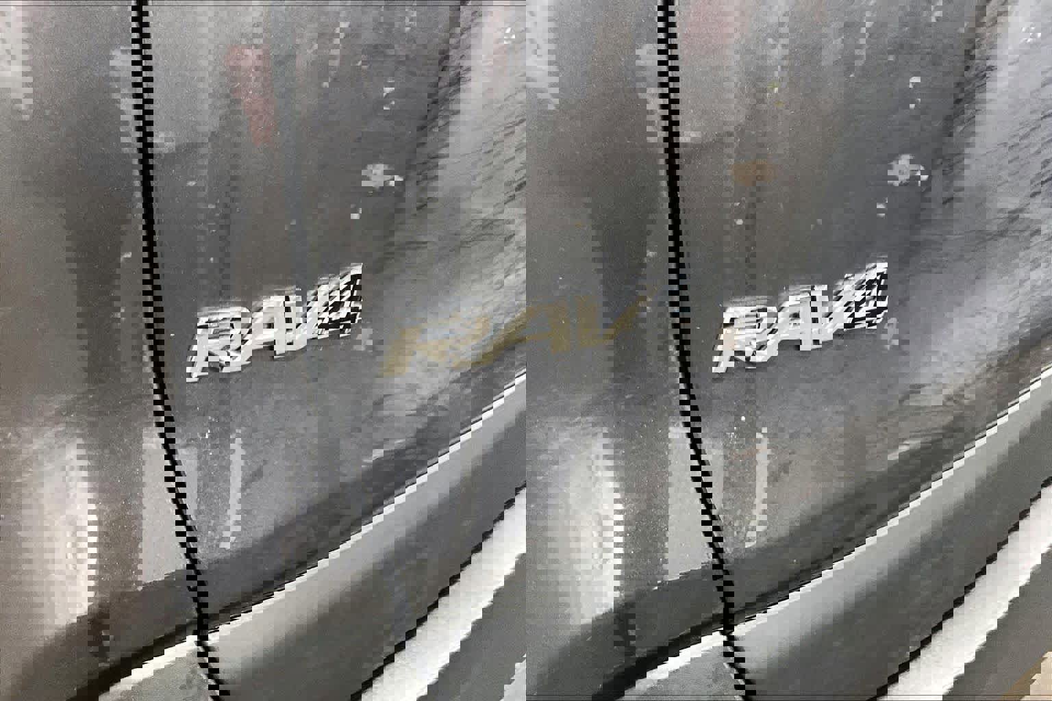 Used 2025 Toyota RAV4 XLE AWD/4WD image 31