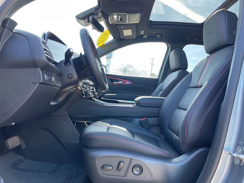 New 2026 Chevrolet Traverse RS FWD image 4
