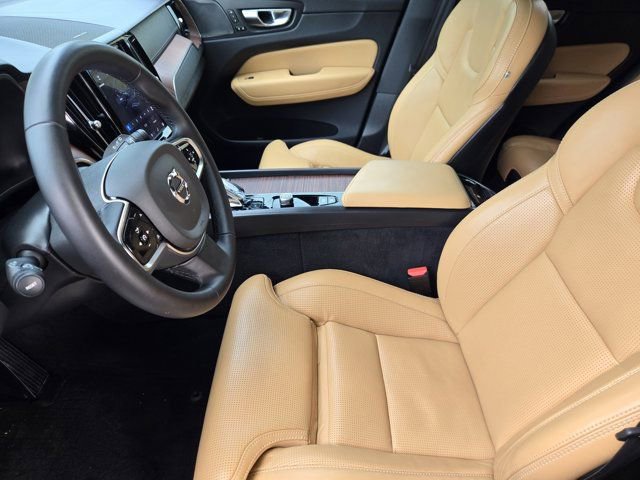 Used 2023 Volvo XC60 B5 Ultimate w/ Protection Package Premier image 12