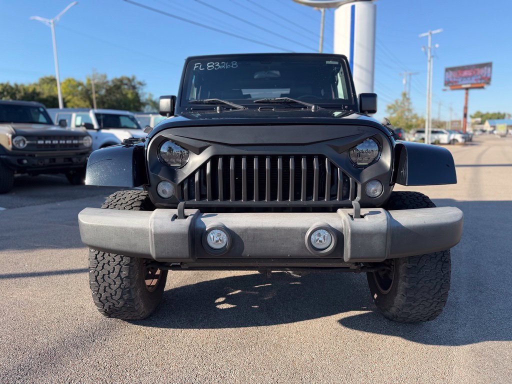 Used 2015 Jeep Wrangler Rubicon w/ Connectivity Group AWD/4WD image 2