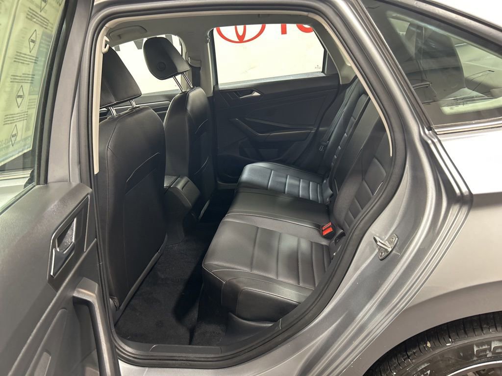 Used 2024 Volkswagen Jetta SE image 18