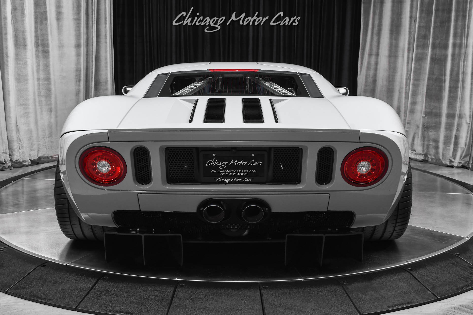 Used 2005 Ford GT RWD image 4