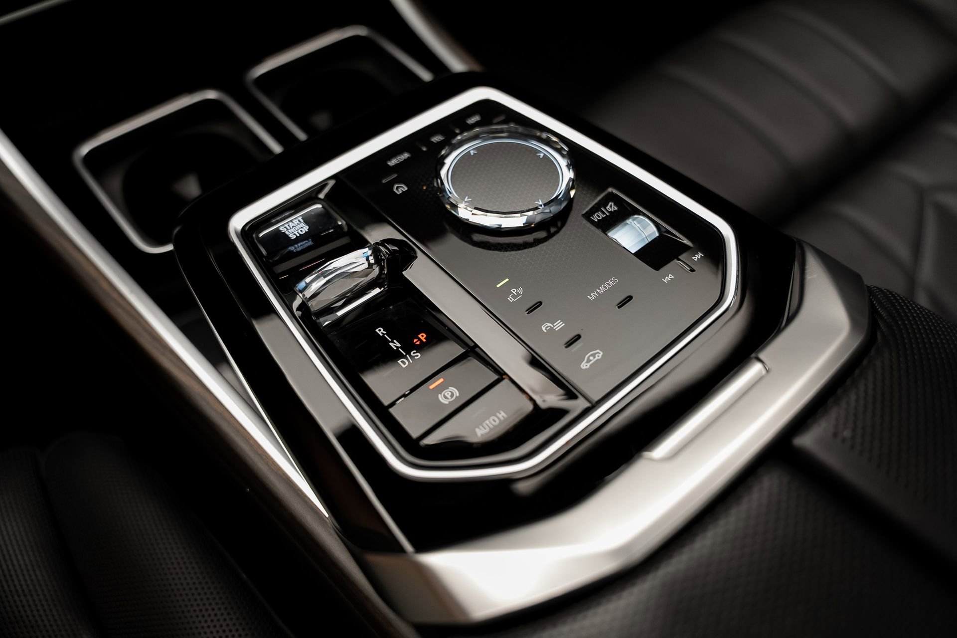 Used 2023 BMW 760i xDrive w/ Executive Package image 52