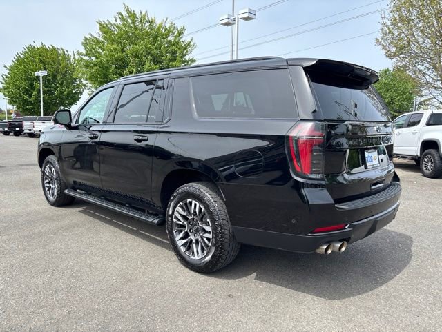 Used 2025 Chevrolet Suburban Z71 AWD/4WD image 3
