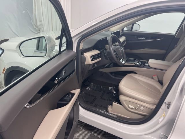 Used 2023 Lincoln Nautilus Reserve AWD/4WD image 12