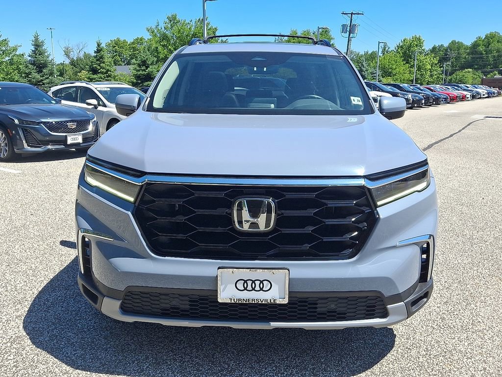 Used 2023 Honda Pilot Touring image 2