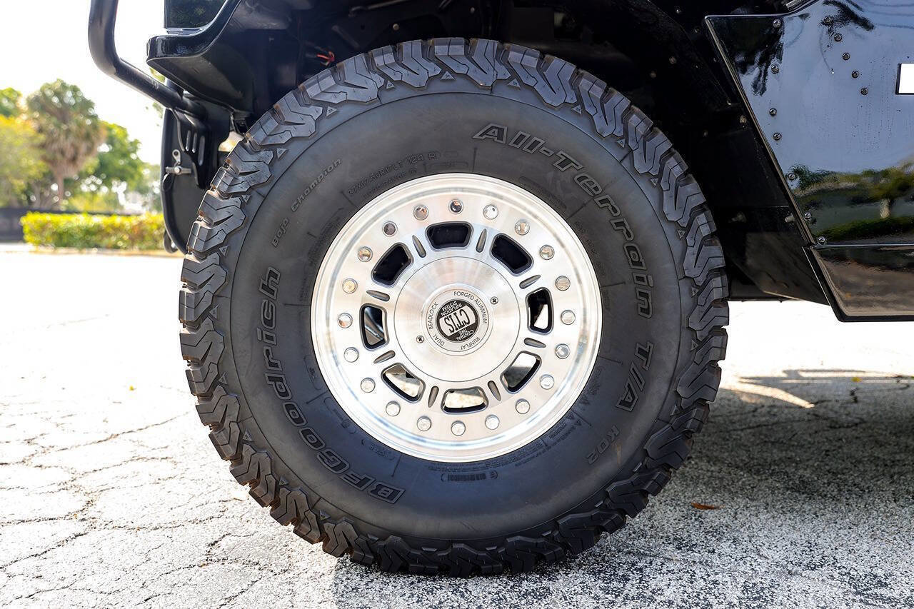 Used 2004 HUMMER H1 4-Door Wagon AWD/4WD image 13