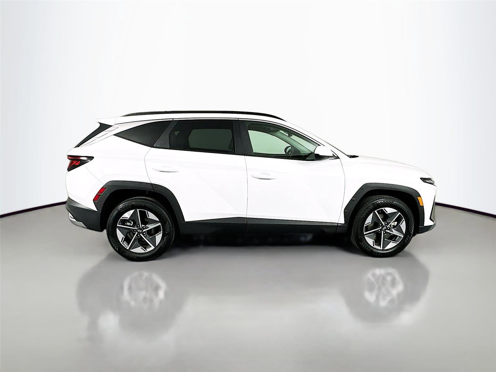 Used 2025 Hyundai Tucson SEL AWD/4WD image 17