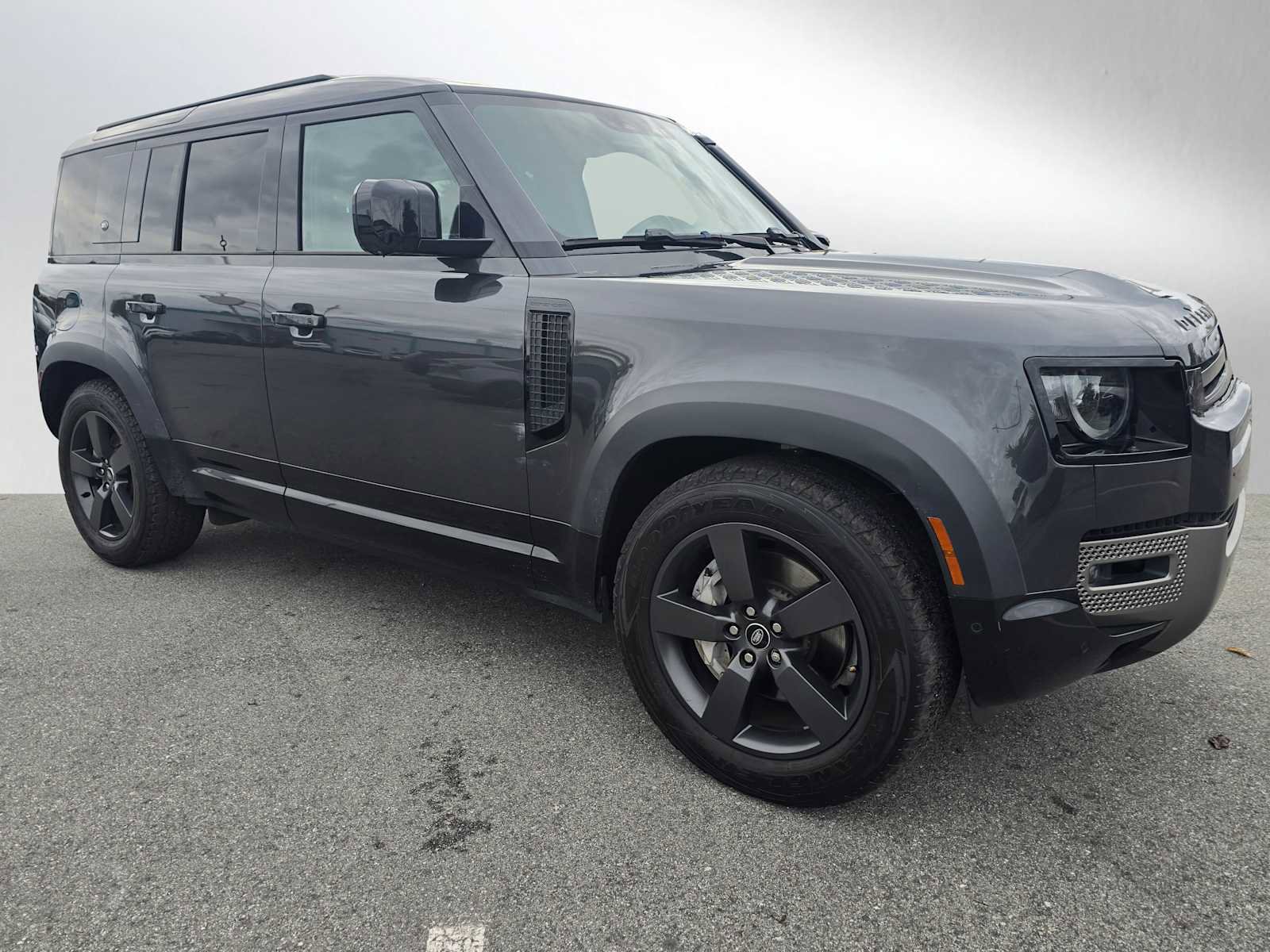 Used 2022 Land Rover Defender 110 X-Dynamic HSE image 7