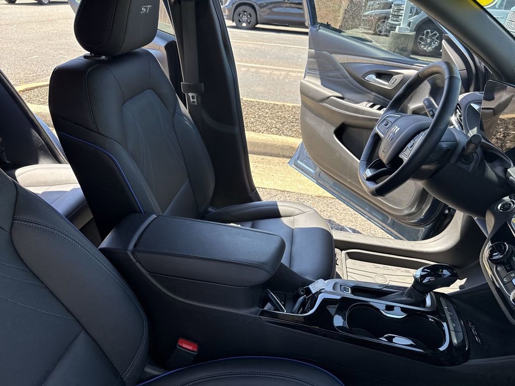 Certified 2024 Buick Envista Sport Touring w/ Convenience I Package FWD image 13