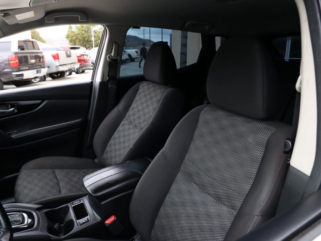 Used 2022 Nissan Rogue Sport SV image 15