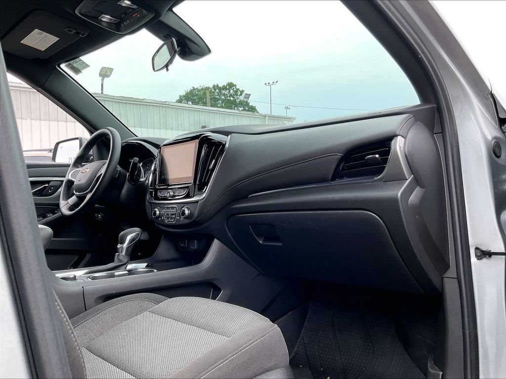 Used 2023 Chevrolet Traverse LT w/ LPO, Floor Liner Package AWD/4WD image 14