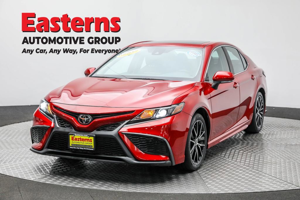 Used 2021 Toyota Camry SE w/ Cold Weather Package