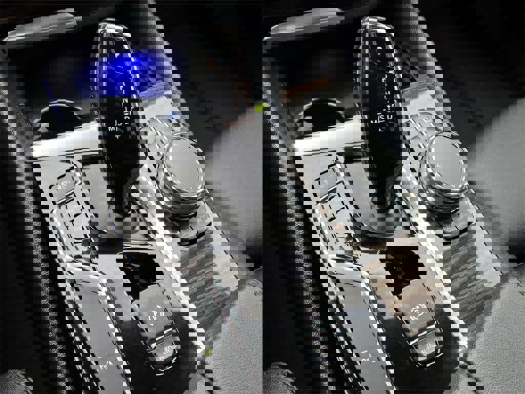 Used 2019 BMW 530i w/ Convenience Package image 18