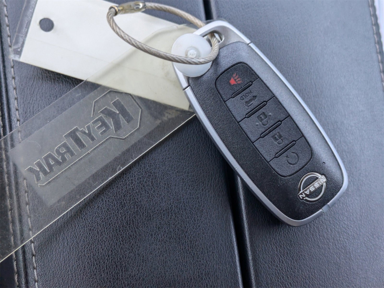 Used 2024 Nissan Rogue SV image 35