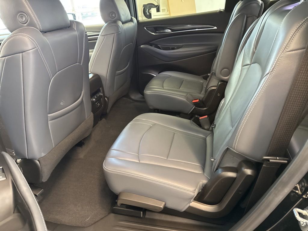 Used 2023 Buick Enclave Essence image 23