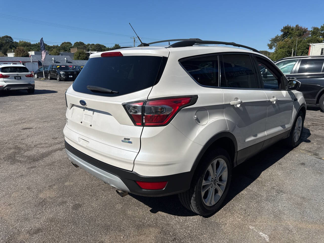 Used 2017 Ford Escape SE w/ SE Leather Comfort Package image 5