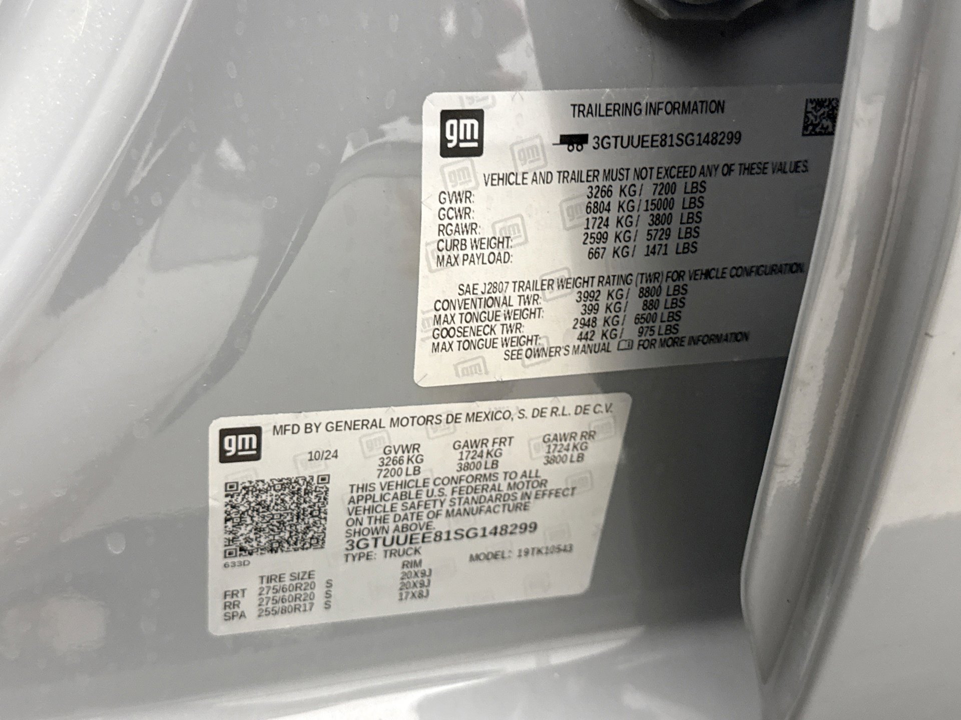 Used 2025 GMC Sierra 1500 AT4 w/ Technology Package image 9