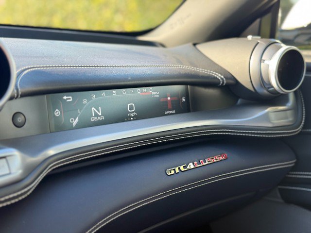 Used 2017 Ferrari GTC4Lusso AWD/4WD image 21