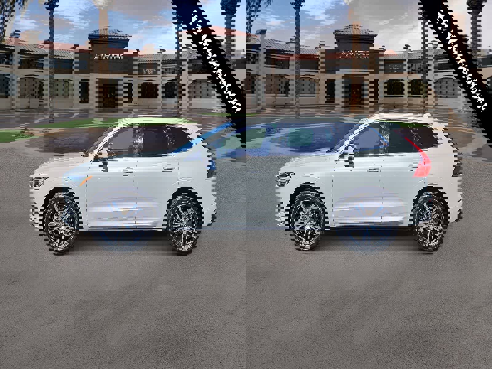 Used 2021 Volvo XC60 T5 Momentum w/ Advanced Package image 5