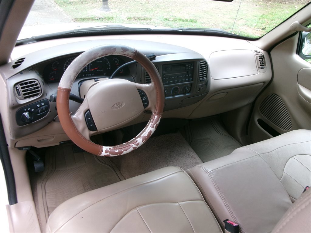 Used 1999 Ford F150 Lariat image 12