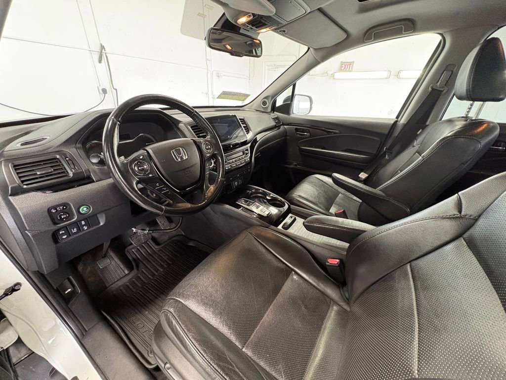 Used 2018 Honda Pilot Touring image 16