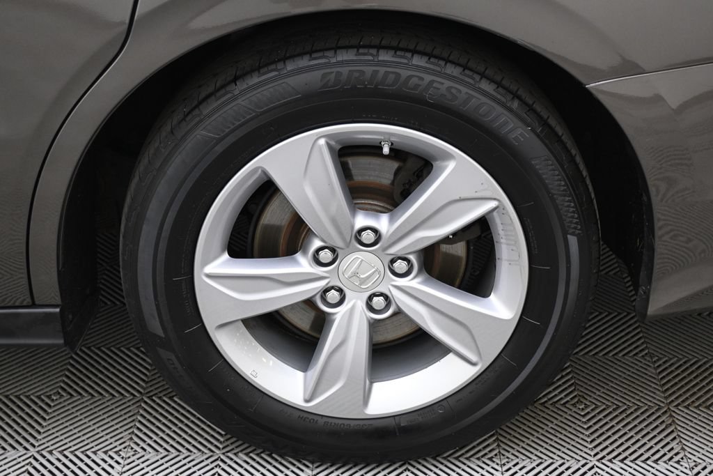 Used 2018 Honda Odyssey EX-L image 17