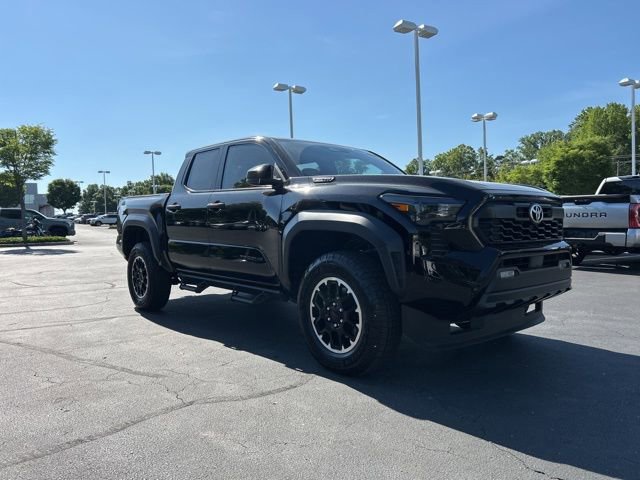 Used 2024 Toyota Tacoma TRD Off-Road AWD/4WD image 4