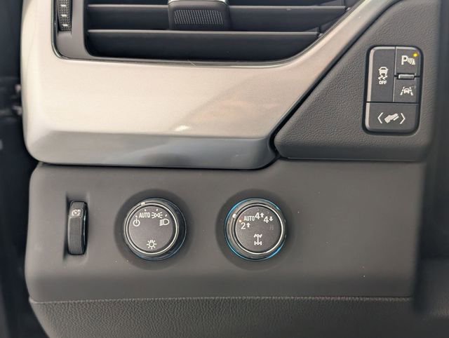 Used 2018 Chevrolet Tahoe LT image 16