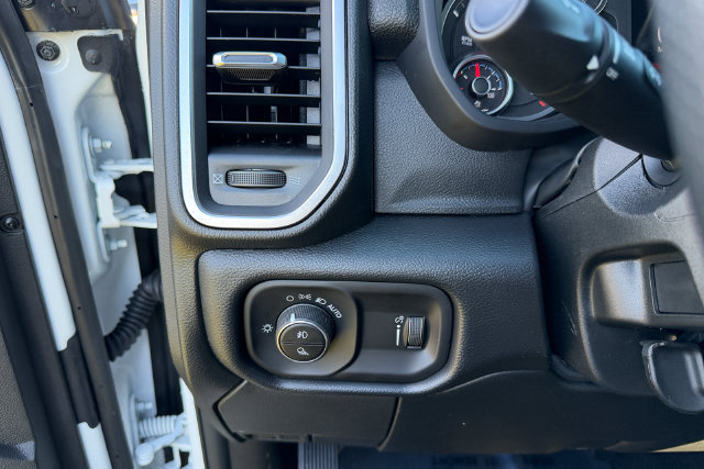 New 2026 RAM 3500 Big Horn AWD/4WD image 21