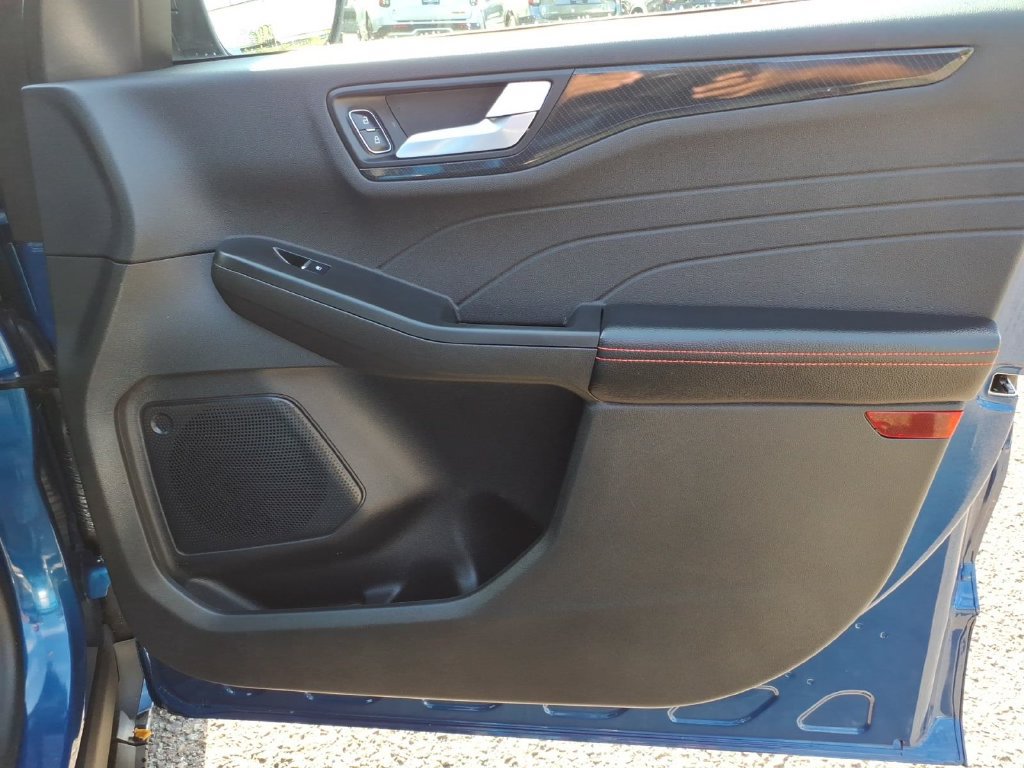 Used 2023 Ford Escape ST-Line w/ Tech Pack #1 AWD/4WD image 10