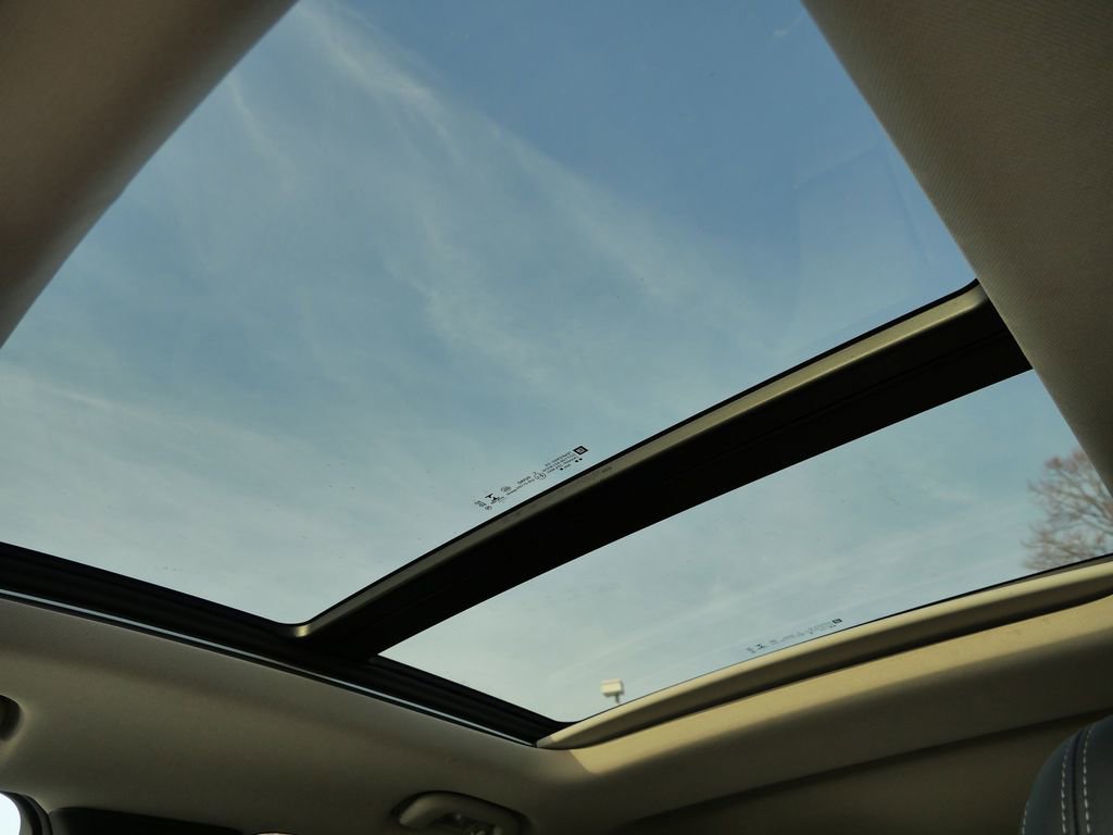 Used 2022 Buick Encore GX Essence w/ Experience Buick Package image 30