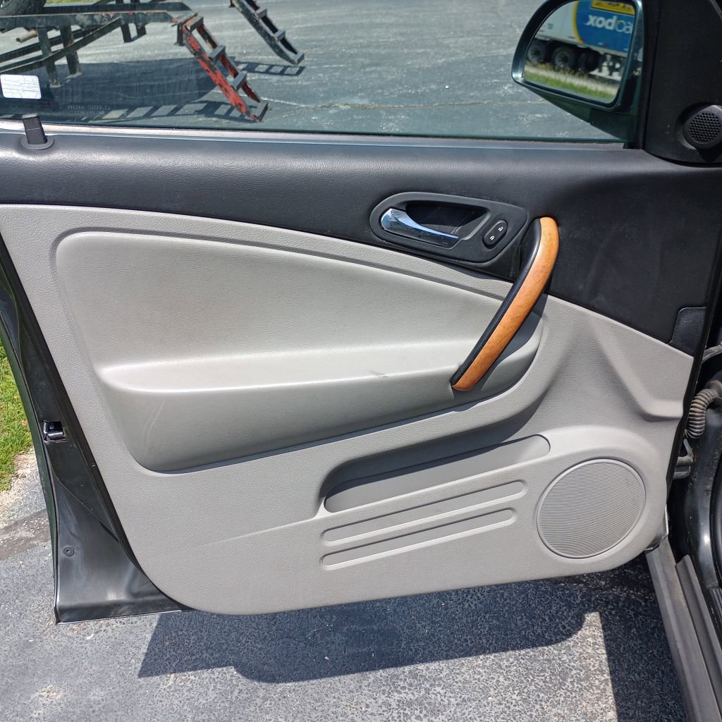 Used 2006 Saturn Vue AWD V6 w/ Leather Appointments Pkg image 11