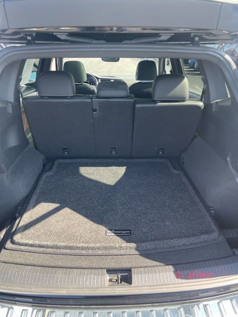 Used 2022 Volkswagen Tiguan SEL R-Line image 23