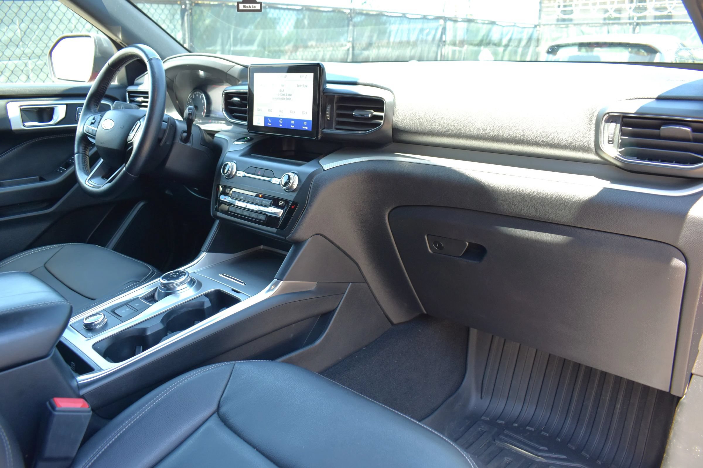 Used 2020 Ford Explorer XLT w/ Equipment Group 202A AWD/4WD image 68