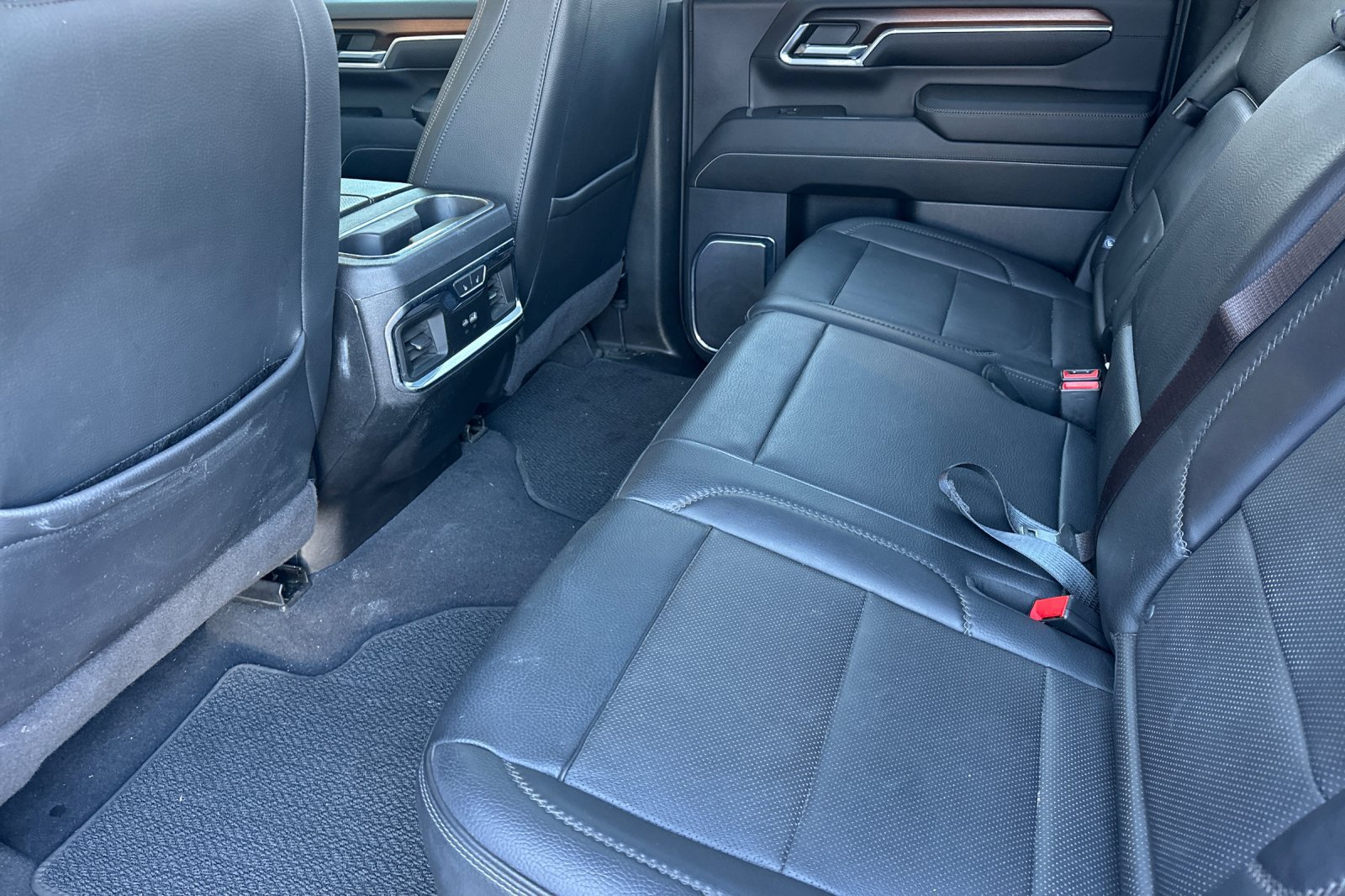 Used 2024 GMC Sierra 2500 Denali w/ Denali Reserve Package AWD/4WD image 11