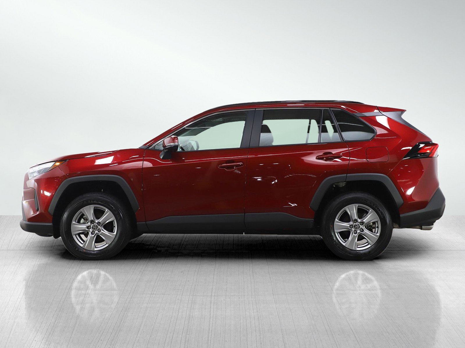 Used 2025 Toyota RAV4 XLE w/ Convenience Package AWD/4WD image 2