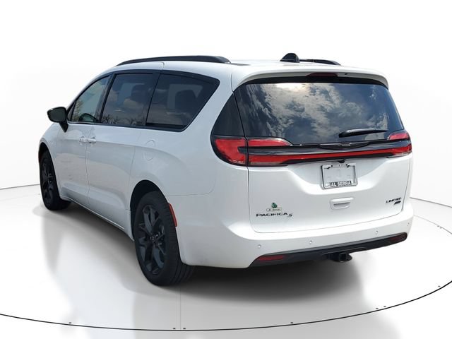 New 2026 Chrysler Pacifica Limited w/ S Appearance Package AWD/4WD image 3